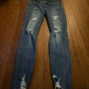 American Eagle Women's Blue Distressed Skinny Jeans
